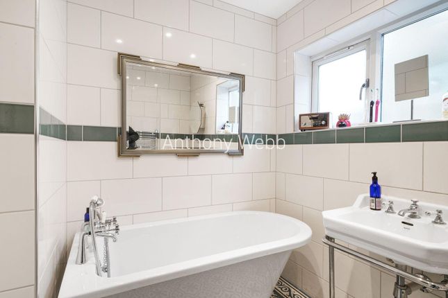 Semi-detached house for sale in Lakeside Road, London