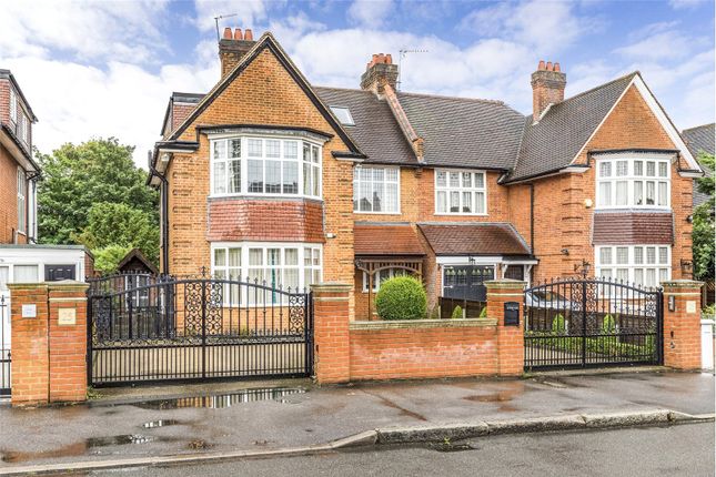 5-bed house on 25, Malford Grove, London, £4,800/mo