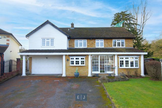 Thumbnail Detached house for sale in Ripley View, Loughton