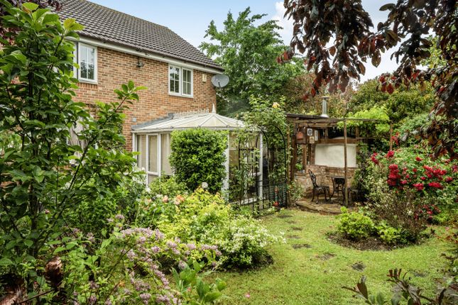 15, Norfolk Chase, Bracknell photo 2