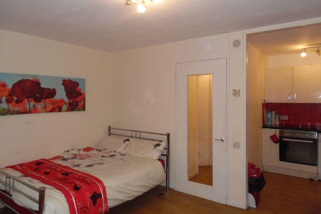 114, North Tenth Street, Milton Keynes photo 3