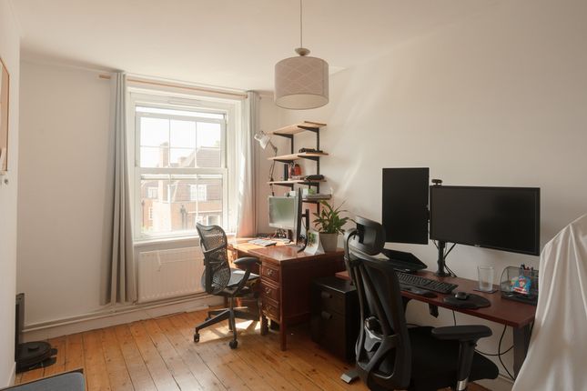 Flat 24 Evesham House, Old Ford Road , Bethnal Green  photo 4