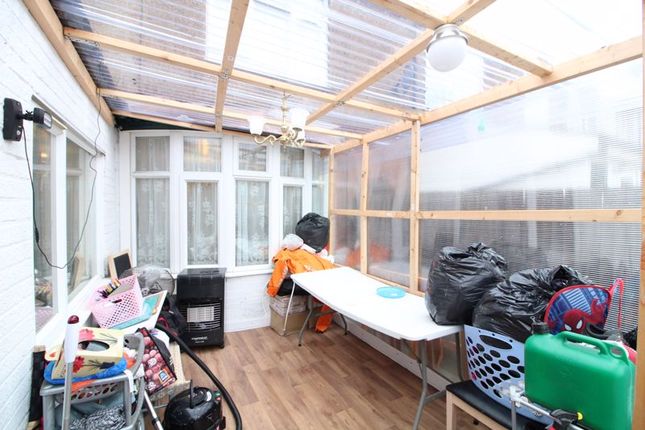 End terrace house for sale in Austin Road, Luton