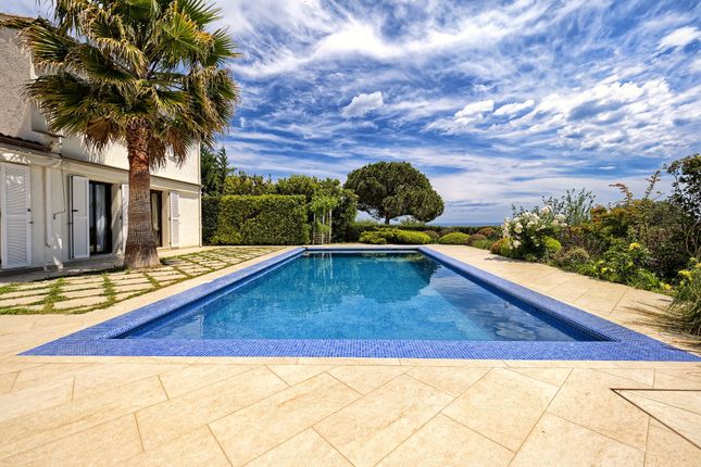 Villa for sale in Villeneuve Loubet, Antibes Area, French Riviera