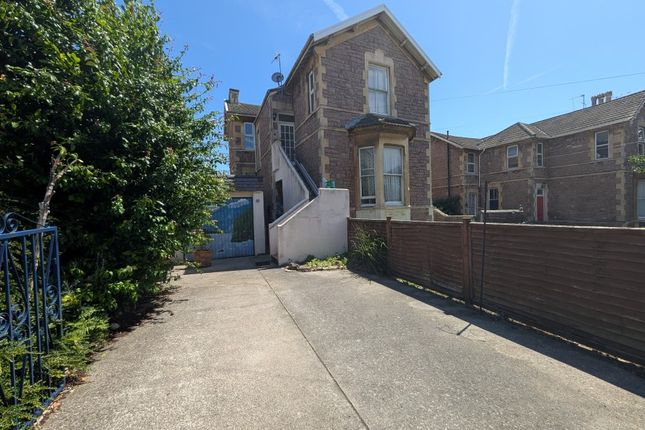 2-bed flat on 16B Albert Quadrant, Weston-Super-Mare, £90,000