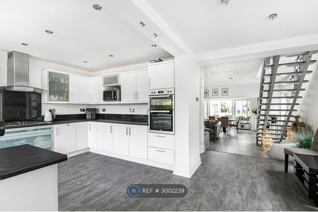 B Hurst Road, Hurst Road, West Molesey photo 3