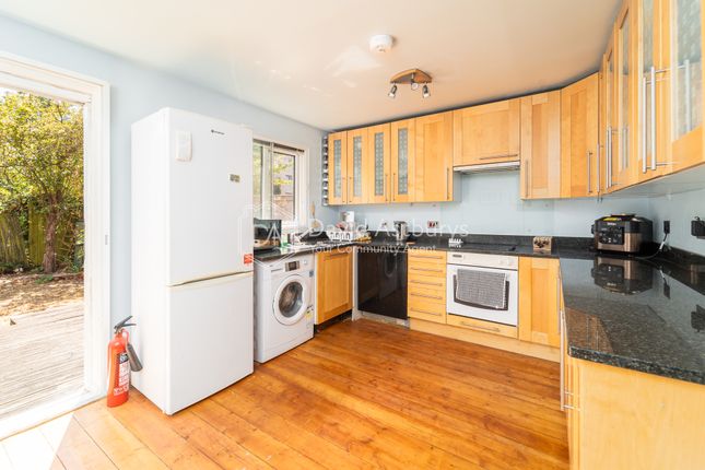 19, Bunning Way, Islington photo 4