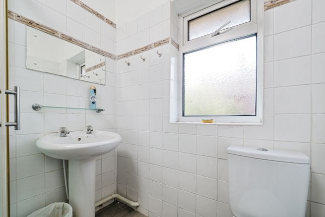 57, Austrey Avenue, Nottingham photo 3