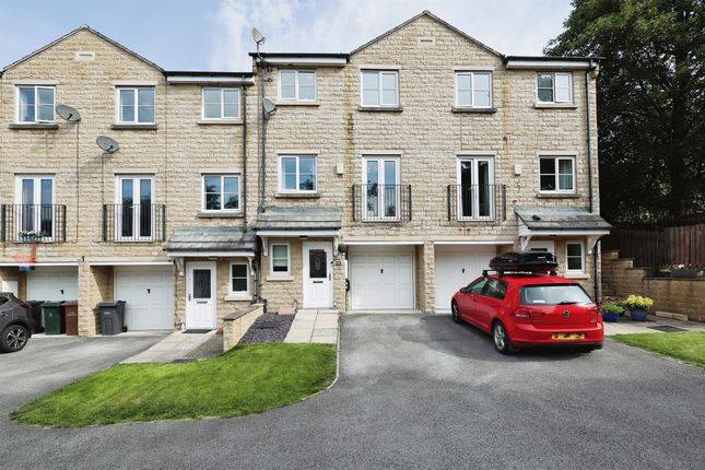 Thumbnail Town house for sale in Mayhall Avenue, East Morton, Keighley