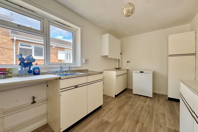 84b, Hamlin Gardens, Exeter photo 3