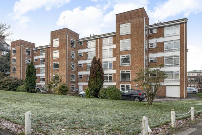 Thumbnail Flat to rent in Lawn Road, Guildford