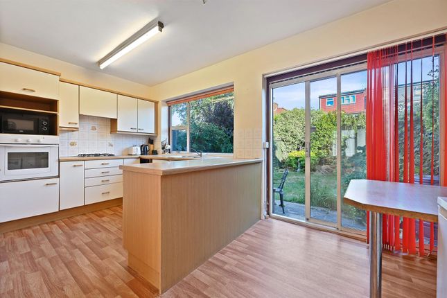 97, Cumbrian Gardens, London photo 4
