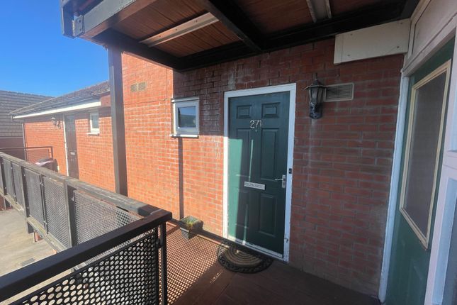 271 Longacres, Bridgend photo 2