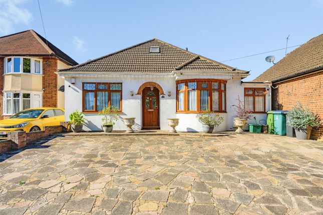 4 Bedroom Bungalow in WD25 9LA