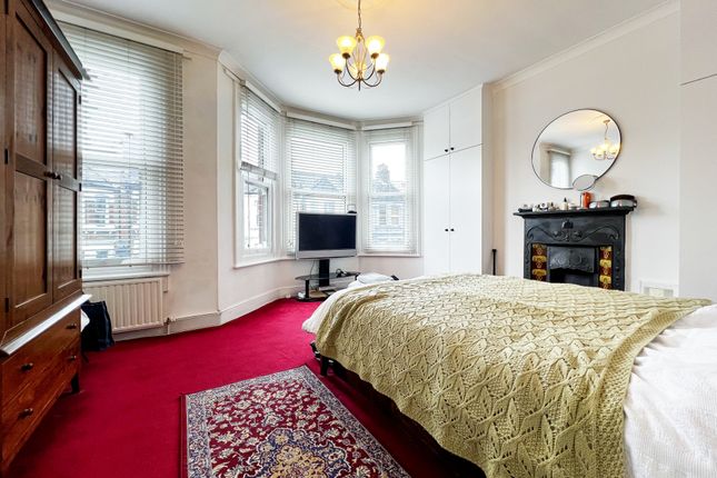 129, Bathurst Gardens, London photo 4