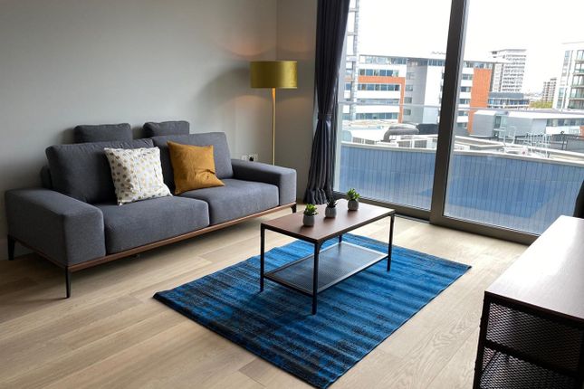 Thumbnail Flat to rent in Canalside Walk, London