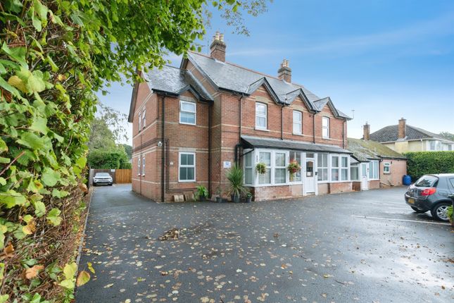 1-bed flat on Church Road, Ferndown, £160,000