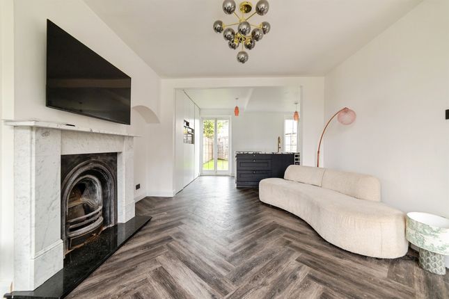 19, Holroyd Crescent, Baldock photo 2