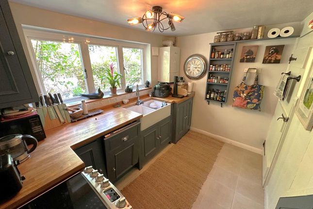 Boxwood Cottage, 2, Haste Hill, Haslemere photo 3