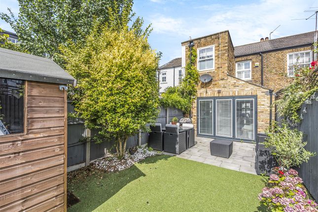 Terraced house to rent in St. Georges Road, Richmond
