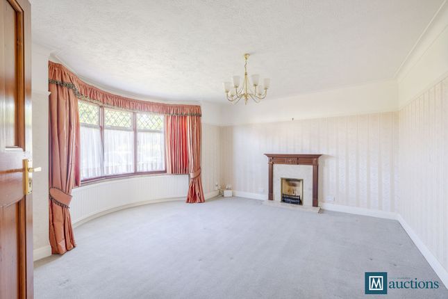 6 Burntwood Lane, Caterham photo 4