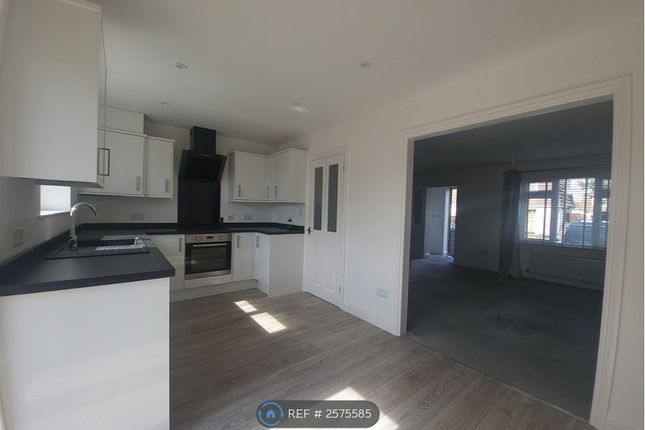 Spacious, Open Plan Leading Into Garden