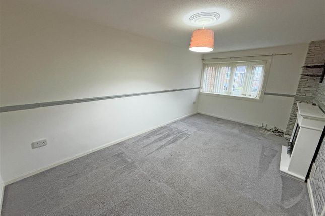 2, Bellingham Close, Wallsend photo 2