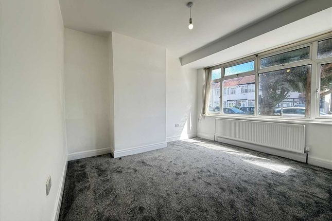 21, Orchard Grove, Kenton photo 4