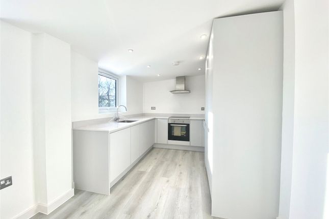 Thumbnail Flat to rent in Parkview House, 14 Oaklands Park, Wokingham, Berkshire