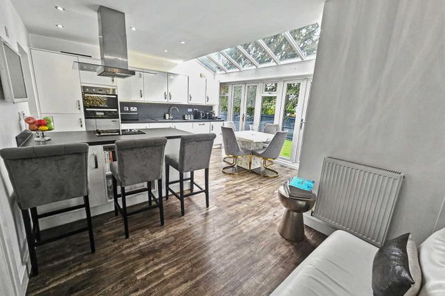 11, The Oaks, Davenham, Northwich photo 3