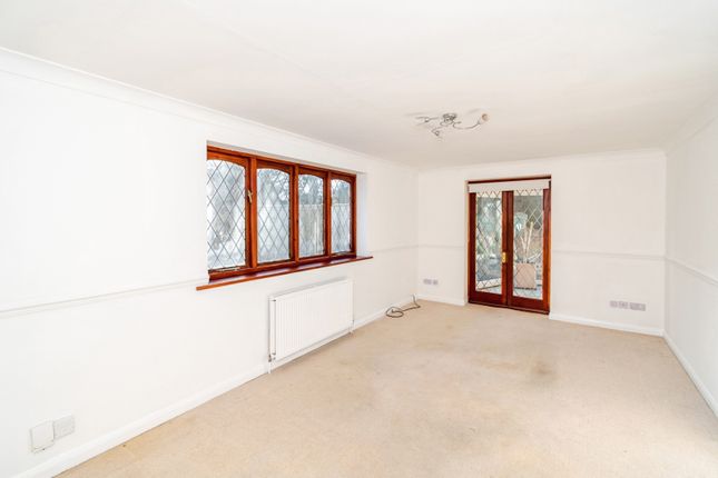 222, Calmore Road, Southampton photo 2