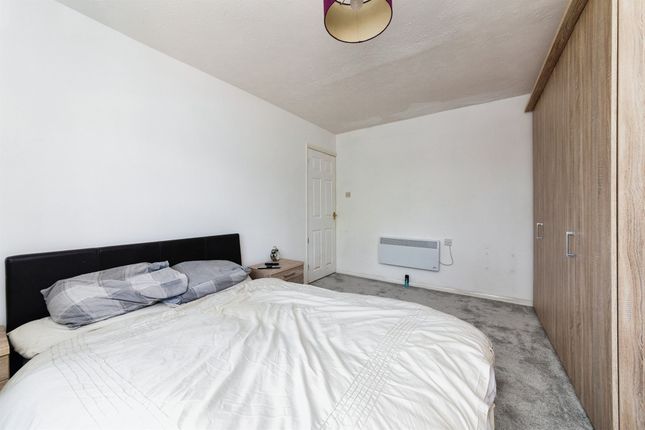 Flat for sale in Knighton Road, Leicester