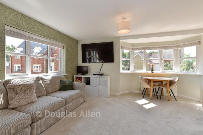 54, Bramble Tye, Basildon photo 4