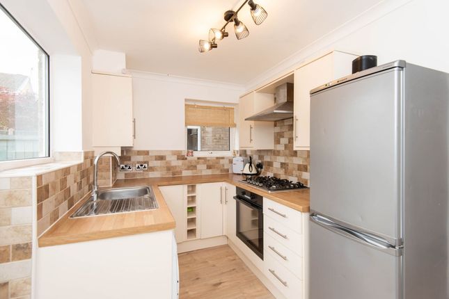 8 Ashbourne Close, Chesterfield photo 2