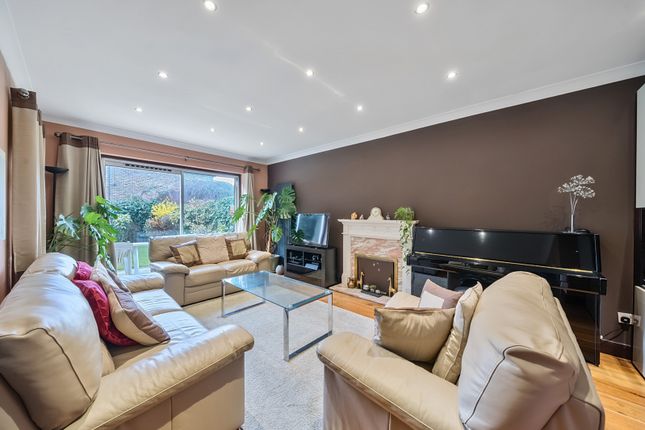 4-bed house on 12, Pines Close, Middlesex, £1,100,000