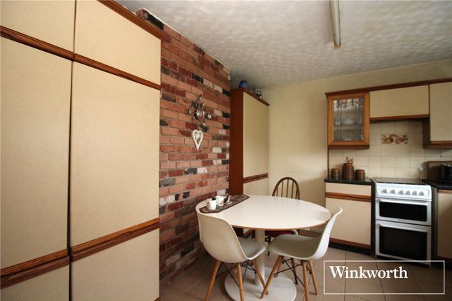 15, Caishowe Road, Hertfordshire photo 4