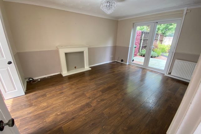 28, St. Williams Avenue, Bolton photo 2
