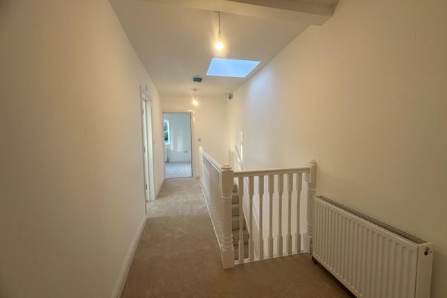 Station Approach, Heathfield photo 4