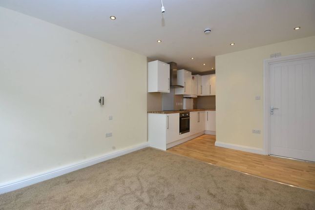 Studio to rent in Woodchurch Road, South Hampstead, London