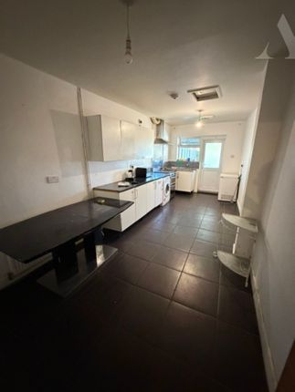 118 Hodge Hill Road, Birmingham photo 5