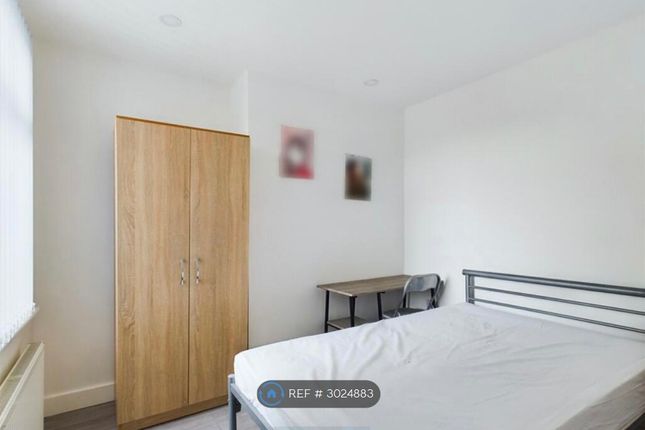 4-bed house on Queens Road, Beeston, Nottingham, £1,800/mo