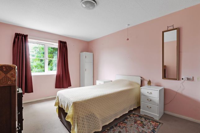 22a, Albemarle Lodge, London photo 4