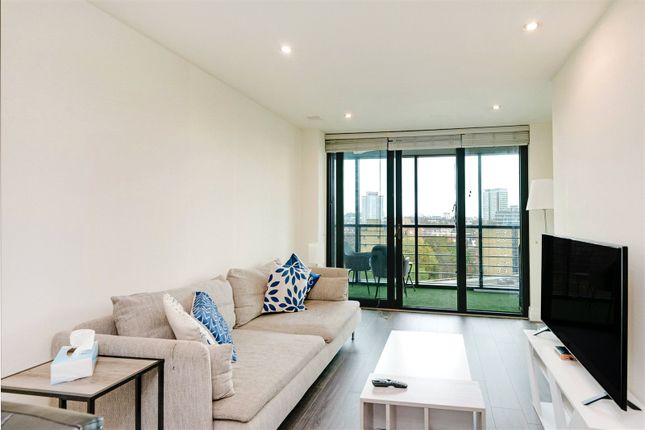 Flat to rent in Sheldon Square, London
