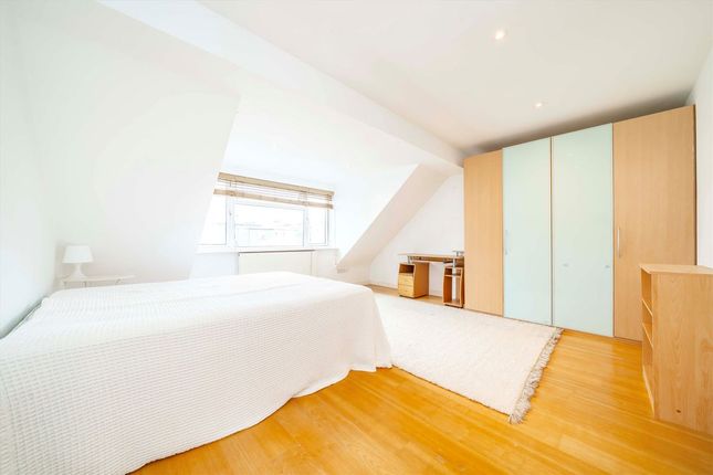 30, Bollo Bridge Road, London photo 4