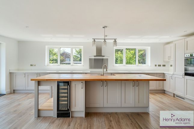 3 Chalk Hill Road, Waterlooville photo 4