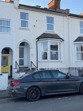 8-bed terraced on Forfield Place, Leamington Spa, £3,960/mo