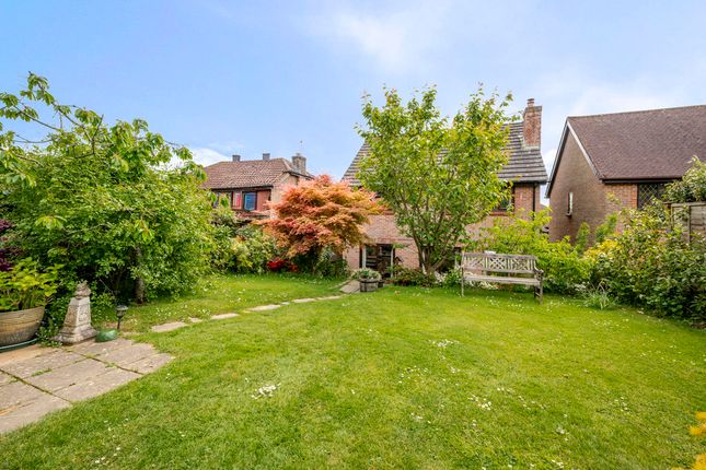 33, Britts Farm Road, Uckfield photo 2