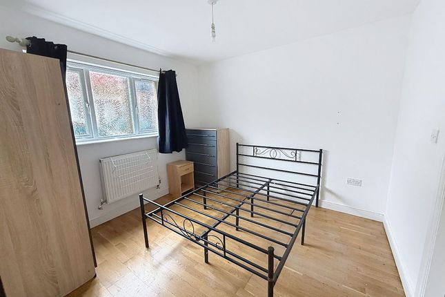 Flat 2  Bracken Street, Stoke on Trent photo 4