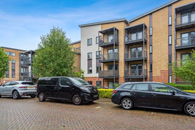 Thumbnail Flat for sale in Lawford Court, Grade Close, Borehamwood