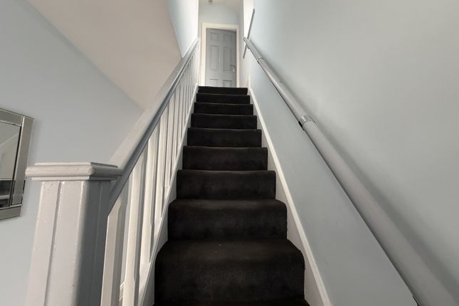 99, Lansbury Drive, HAYES photo 5